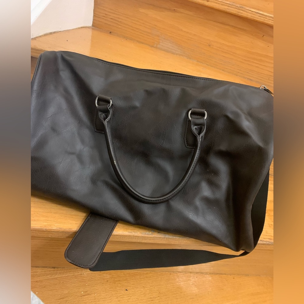 Kenneth cole duffle bag perfect for weekend travels - Picture 4 of 7
